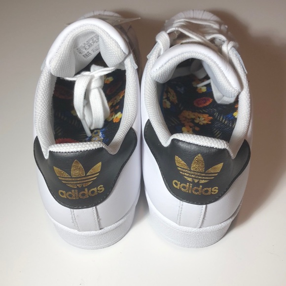 NEW Adidas superstars - Picture 4 of 8